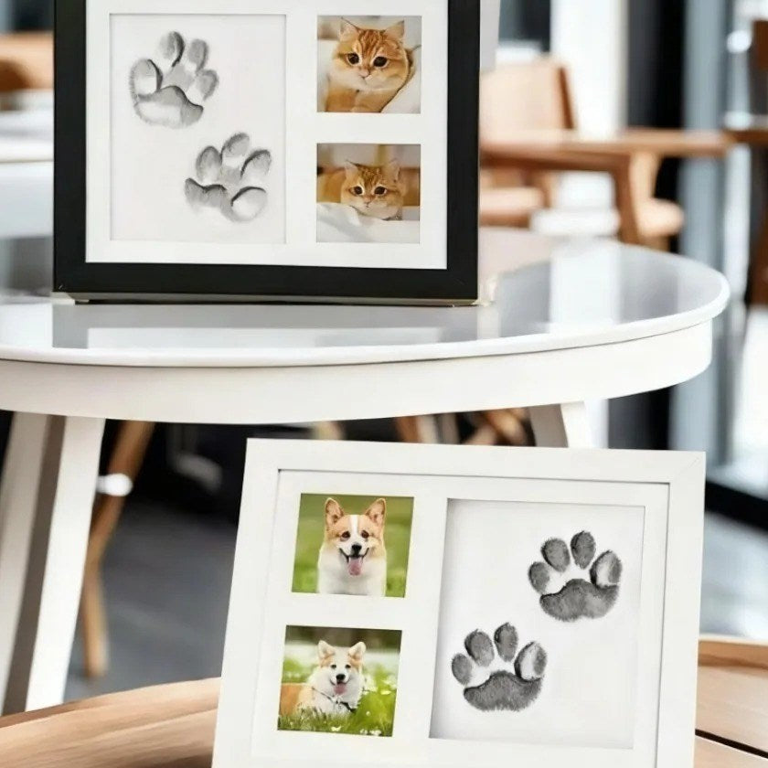 Marcos negro y blanco con huellas de patas y fotos de un gato y un perro